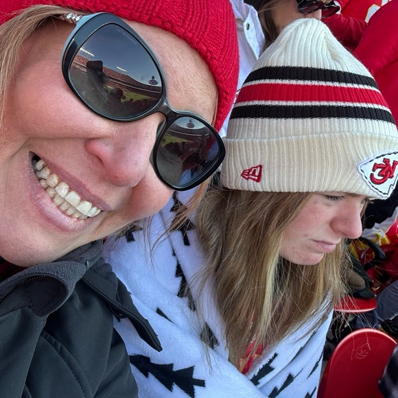 Meet your Posher, Simone - Picture 7 of 8